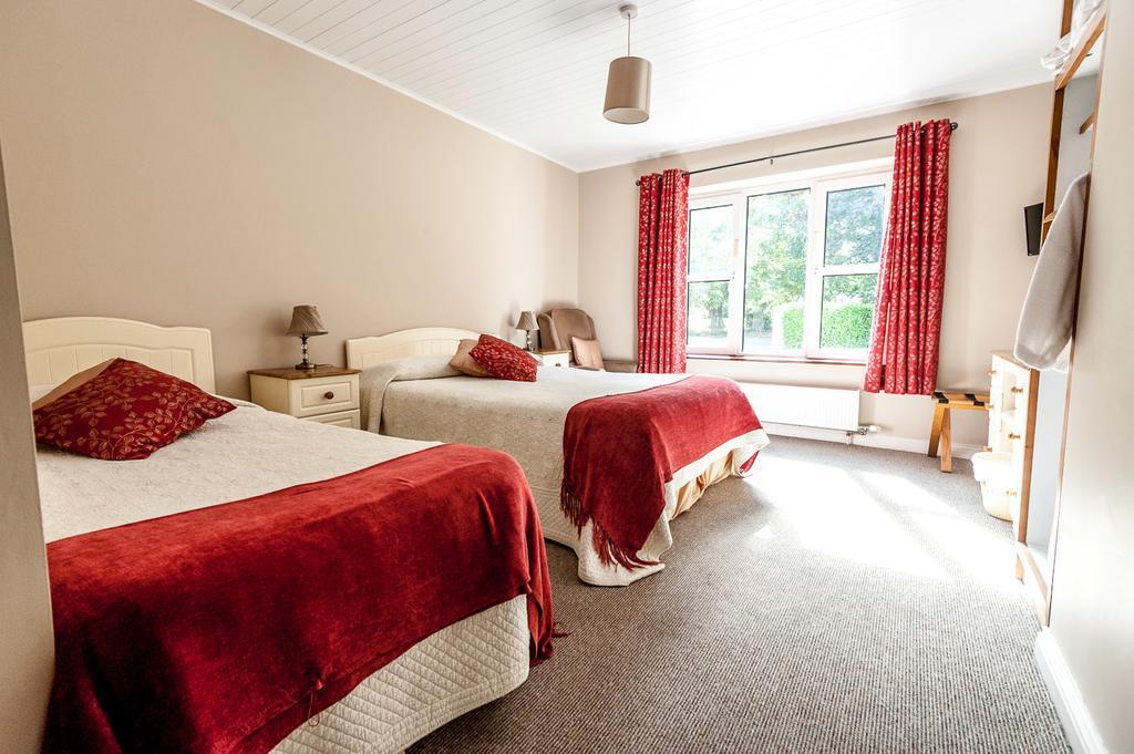 Macliam Lodge Guesthouse Клонакилти Экстерьер фото
