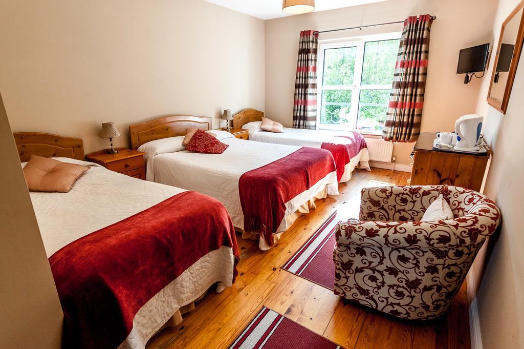 Macliam Lodge Guesthouse Клонакилти Экстерьер фото